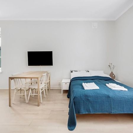 Wehost Modern Scandinavian Studio In Trendy Kallio Helsinki Exterior foto